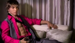 Bonecas-para-os-homens-e-um-bonitão-para-elas.-53